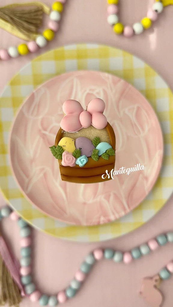 Easter Themed Cookie Cutters by Mantequilla